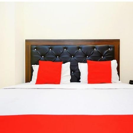 Hotel Golden Height Chandigarh Bagian luar foto